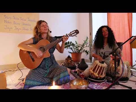 Sabrina Tomei y Karina Lacourtois - Jai Shri Ma ( versión Janin Devi)