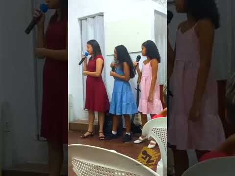 ELE NÃO DESISTE DE VOCÊ – Marquinhos Gomes | Jovens Adorando | O Amor que Tudo Suporta #shorts