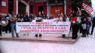 preview picture of video 'Los trabajadores del grupo Abades se manifiestan en Loja'