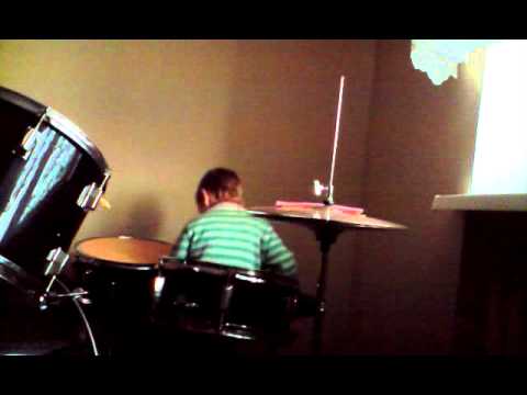 Irek wymiata na perkusji po raz drugi