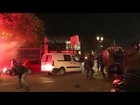 شاهد اشتباكات بين الشرطة الفرنسية ومتظاهرين