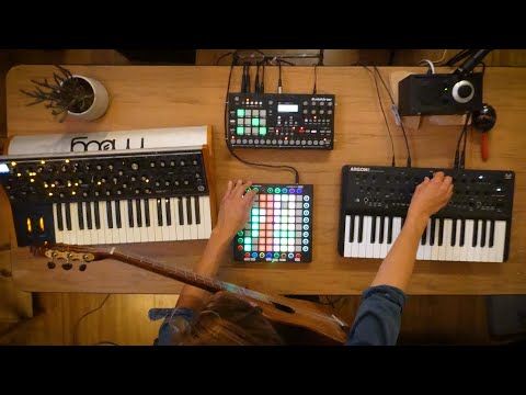 Chill Downtempo || Electronic Live Session || with Classical Guitar & Old Radio