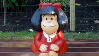 preview picture of video 'Éxito de Mafalda en Oviedo colas para hacer fotos junto a su estatua'