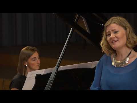 Helen Sherman and Charlotte Brennand perform Grainger
