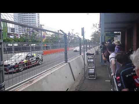 V8 Supercars Dunlop Series Crash Turn 10 (December 2016)