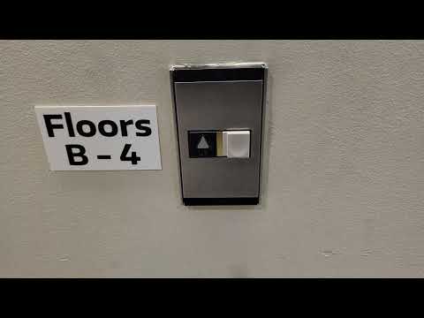 1989 Montgomery Vector Bottom Drive Traction North Elevators @ UW Allen Library, Seattle WA