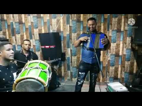 El mambo de Ramón El merengue El  sisua sisua  El único acordeón q Suena hasta debajo del Agua