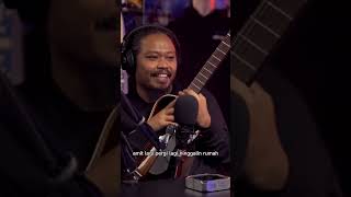 Download lagu Dalem juga lagu Di Atas Meja ciptaan bang Is 🥹 #payungteduh #ispusakata #diatasmeja #lagusedih mp3