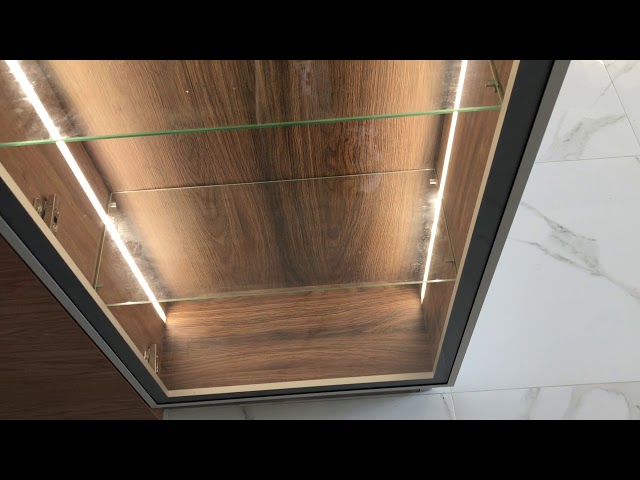 Фото Кухня изготовленная на заказ,столешница  искусственный камень, фурнитура Blum.фасад AGT глянец,