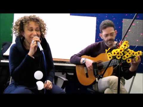 O ENCANTO Retrato em branco e preto live music con Ornella Serafini e Sergio Giangaspero