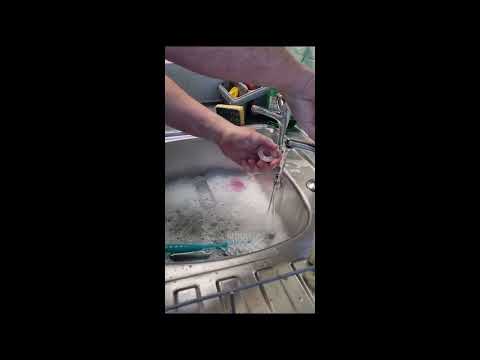 How to clean and sterilise your baby's bottles