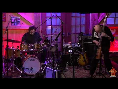 Where's Phil? | Tony Levin, Jerry Marotta (The Bucket List Live at Daryl's House)