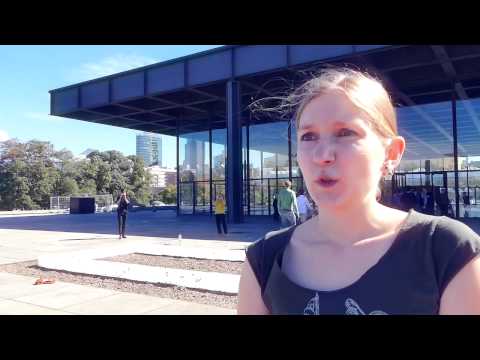 Eisblöcke vor der Neuen Nationalgalerie