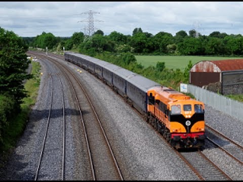 Retro "Supertrain" Livery class 071 on the Belmond Grand Hibernian Train (June 2017)