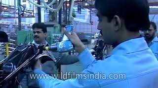 Download lagu Begini proses perakitan mesin rx king di pabriknya mp3