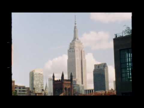 Videoclip de New York (piano version) — St. Vincent