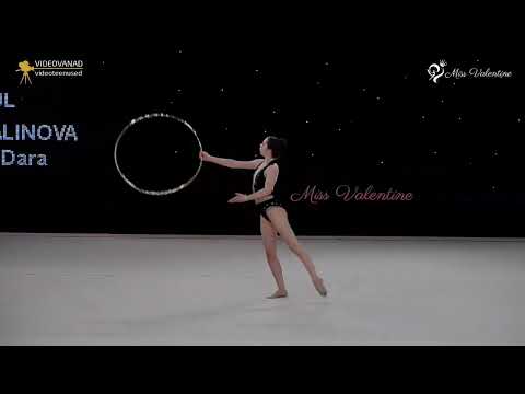 Dara Malinova - Miss Valentine Hoop