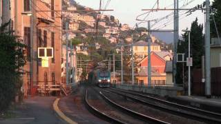 preview picture of video '(treni - fs) treni del tardo pomeriggio nelle stazioni di bogliasco e pontetto FULL HD'