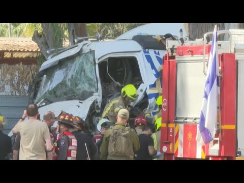 Lkw rast in Bushaltestelle in Tel Aviv: ein Mann tot, rund 30 verletzt