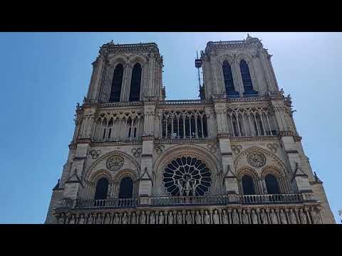 Benelux tour start PARIS Notre Dame Church and square
