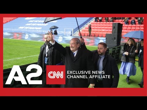 Sali Berisha pritet me ovacione në "Air Albania" (pa koment)