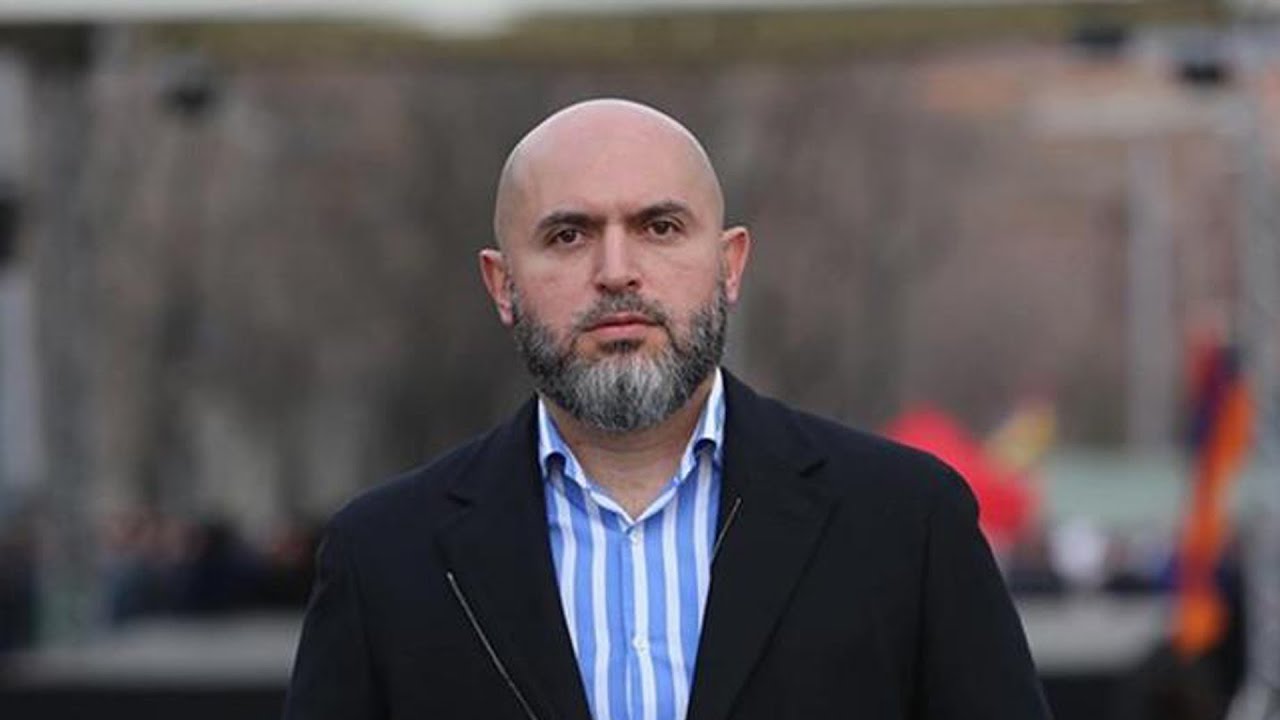 #Ուղիղ. Արմեն Աշոտյանը դուրս է գալիս «Նուբարաշեն» ՔԿՀ-ից