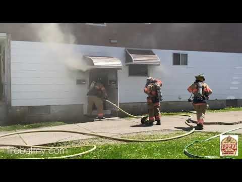 ‪South Line FD Working Fire: 25 Gaby Lane