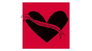 Bikini Kill - Playground