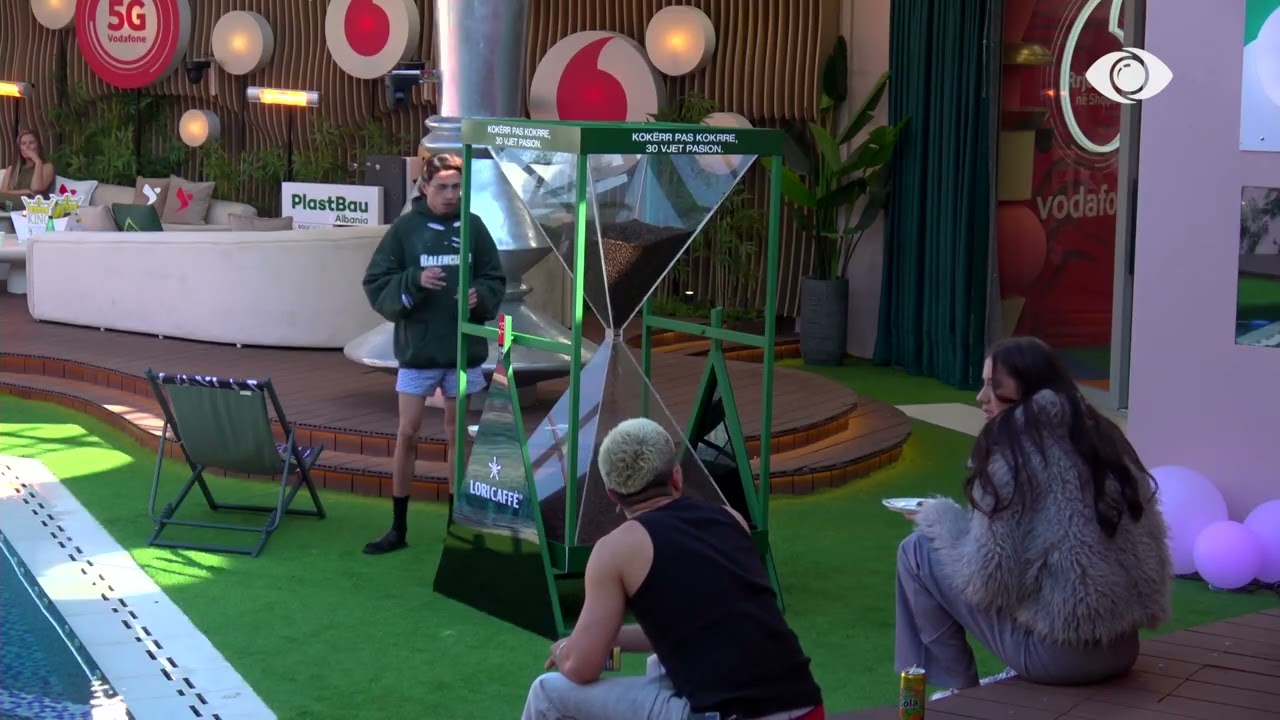 Vijon sfida, Vserlo dhe Mikela kthejnë orën e kafesë