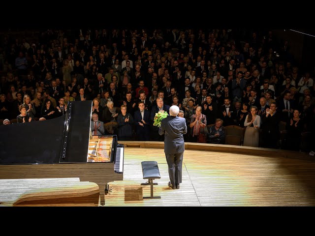 Vídeo relacionado con Etudes(12) piano: Für Klavier zu zwei Händen (Edition Peters)