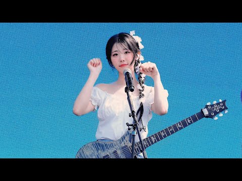 250601 QWER 히나 SODA 직캠 (QWER HINA fancam) @2025 Weverse Con Festival