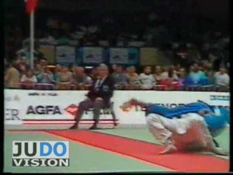 JUDO 1991 European Championships: Eric Born (SUI) - Jozsef Csak (HUN)