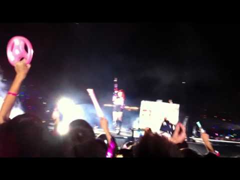 [Fancam] 120609 SMTOWN Taiwan: DJ Got Us Fallin' Love - SNSD TTS ft. EXO