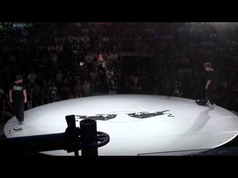 Red Bull BC One 2011 Taiwan Qualifier Semi Finals Blue vs Yosshi