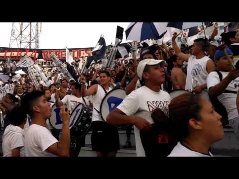 "la banda entrando a la cALdera!" Barra: Comando SVR &bull; Club: Alianza Lima