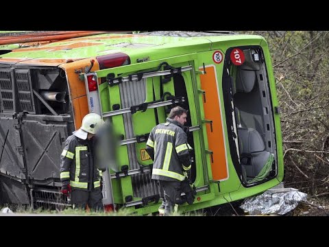 Mindestens fünf Tote bei Busunglück nahe Leipzig