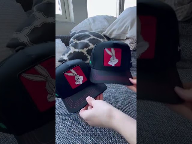Vídeo relacionado con Capslab Casquette Looney Tunes Bugs Bunny Gris Filet Rouge