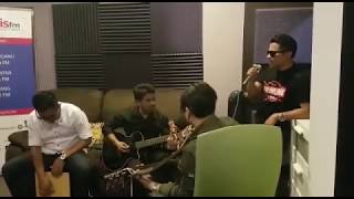 Download lagu Slash - Melodi Kasih Akustik mp3