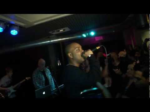 Doneao at Artful gig