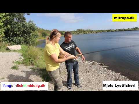 Anne fik fisk på krogen i Mjøls Lystfiskeri lørdag eftermiddag