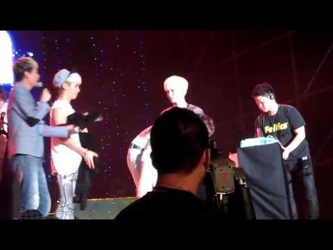 130807SHINEE FESTIVAL TOUR IN TAIPEI (KEY)