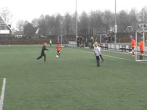 19 maart 2011 VV De Meern F7 - Hercules F4, Doelpunt Daan