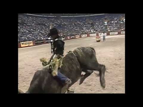 Clint Branger vs Gringo - 99 PBR St. Louis (84 pts)