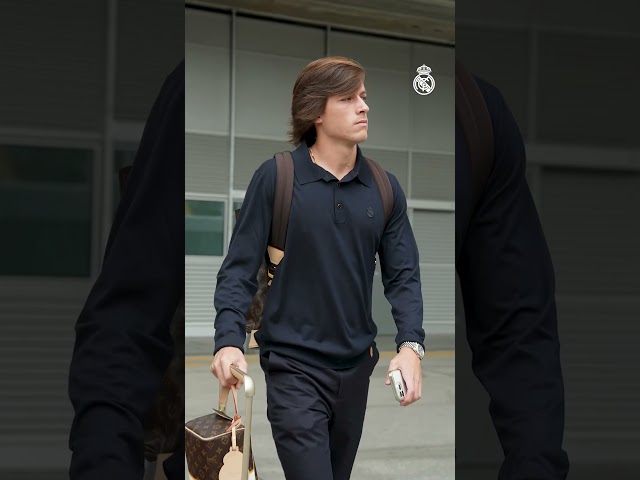 Vídeo relacionado con Real Madrid - Bolsa de viaje para bebé (colección oficial)