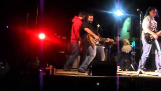 Todo negro - La Bola Extra