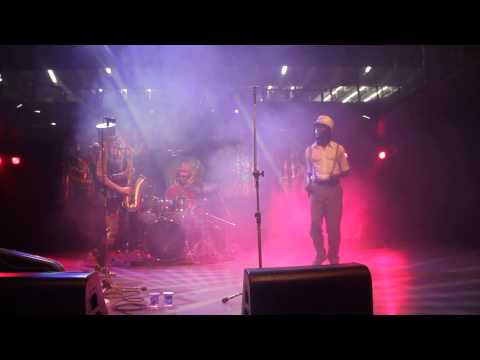 Jessie Evans "Evolution" feat. Pitshu + Beto Gibbs (live at CCSP Vergueiro, Sao Paulo)