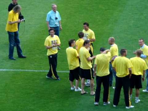 Reuser ,Huldiging na NAC - Groningen