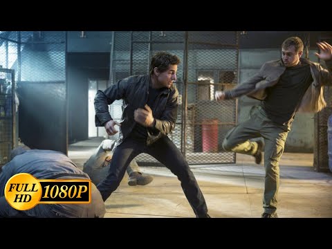 Tom Cruise Fights Four Killers in a Warehouse / Jack Reacher: Never Go Back (2016)