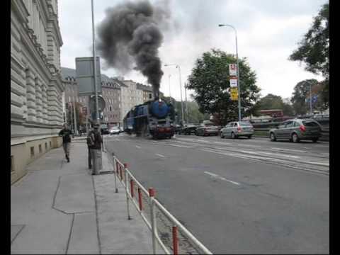 Parní lokomotiva 498.022 v ulicích Brna !!! [2007]