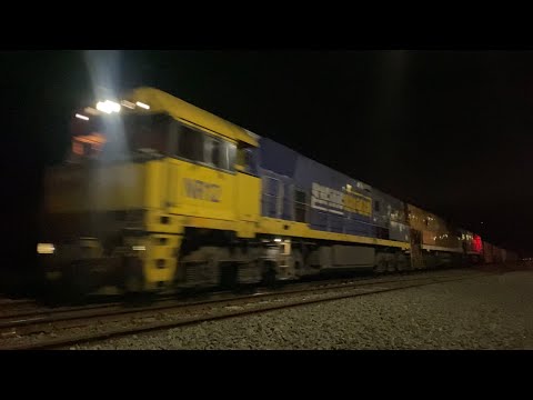 2MA5 Pacific National container train with NR12 NR31 (GS) NR8 at Gheringhap he for Adelaide 7/4/2025